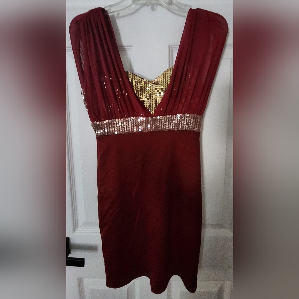 NWOT Event Burgundy Metallic Gold Sequin Dress Size Small